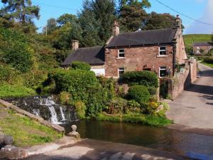 Fall & ford, Upper Hulme