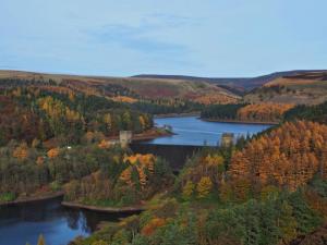 Howden Dam from Abbey Bank.