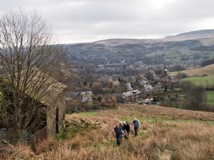 Climbing to Pule Hill Cross