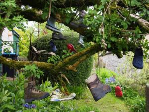 Shoe tree, Litton