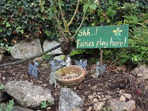 Rozel Bay garden decorations