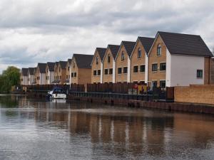 New housing on Mexborough New Cut