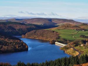 Ashopton Viaduct from Great Tor