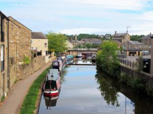 Leeds-Liverpool Canal, Skipton