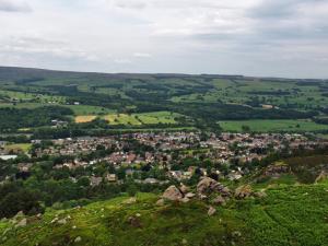 Over Rocky Valley to Ben Rhydding